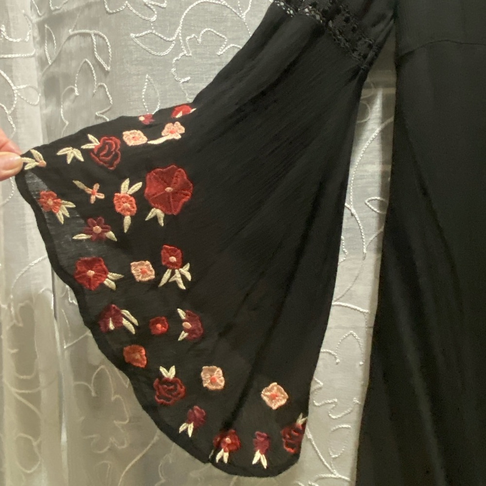 Women ls Christina V top with embroidered bell sleeves